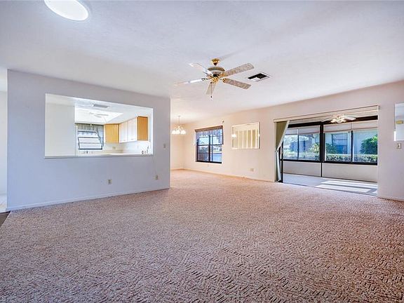 4th image of 136 Fleur De Lis LN