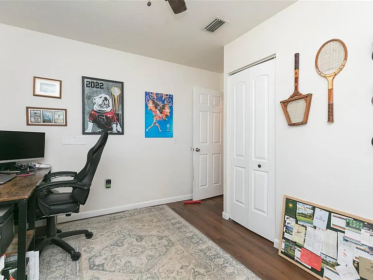 1612 Berkshire Dr — Photo 18