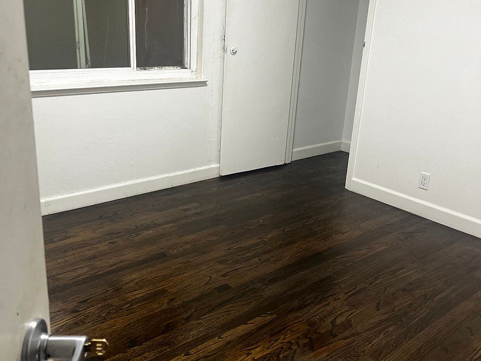 2nd image of 226 Saint Catherine Dr