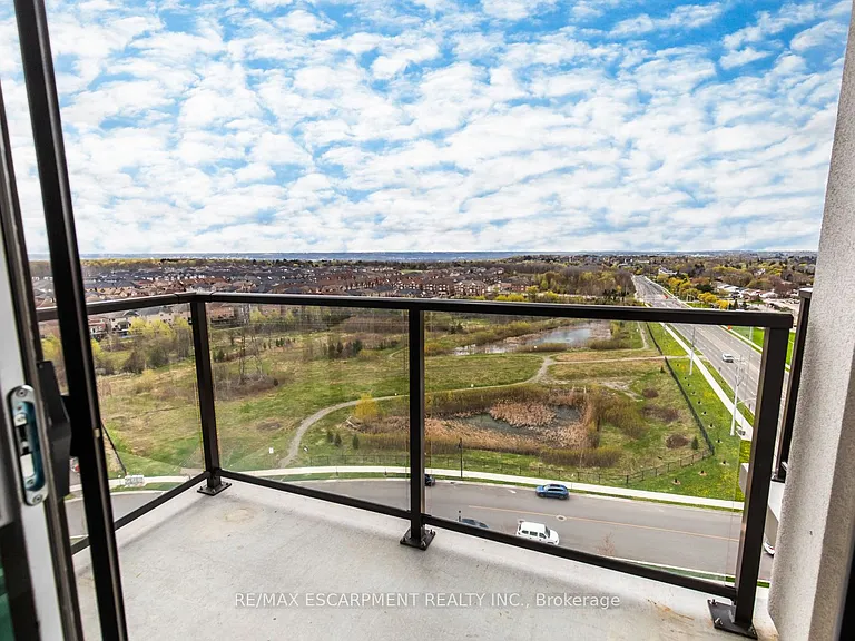 450 Dundas St E #1113 — Photo 30