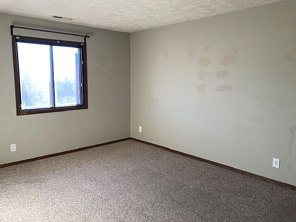 2nd image of 643 Kennedy Dr APT 1