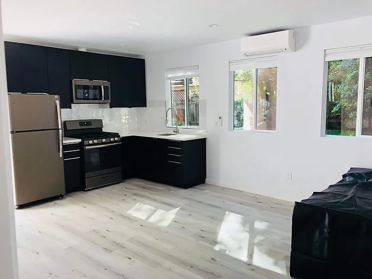 14605 La Maida St — Photo 5