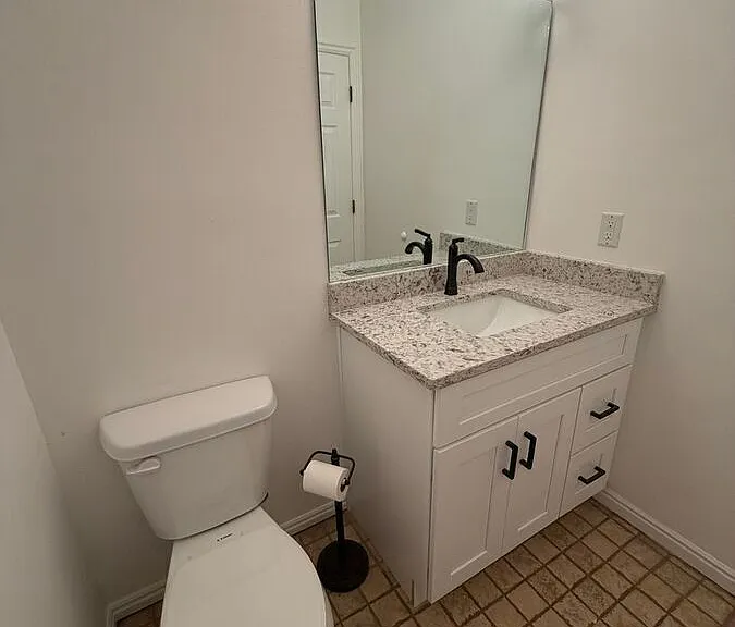 3924 W Dunkeld St #UPSTAIRS — Photo 10