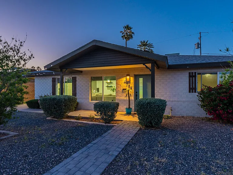 4724 E Polk St — Photo 40