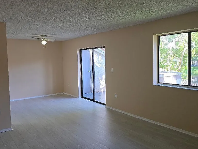 3242 Coral Lake Ln #3242 — Photo 5