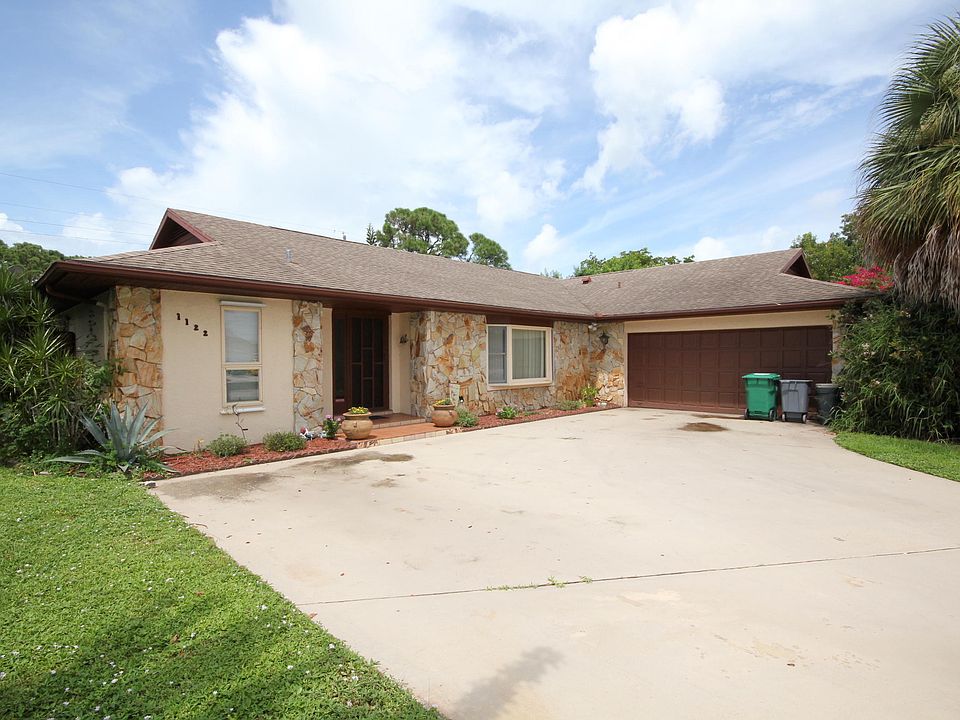 1st image of 1122 SW Airoso Boulevard