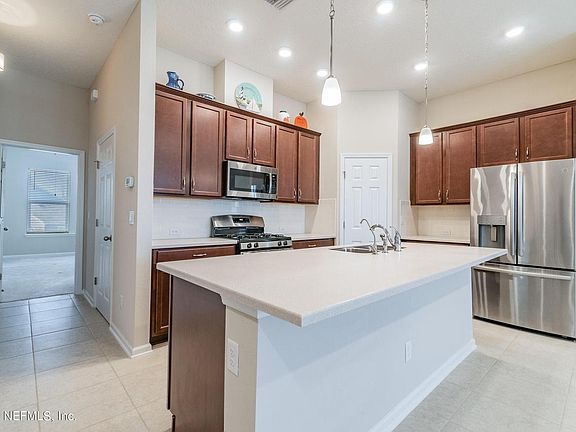3rd image of 60 Seastar Ct