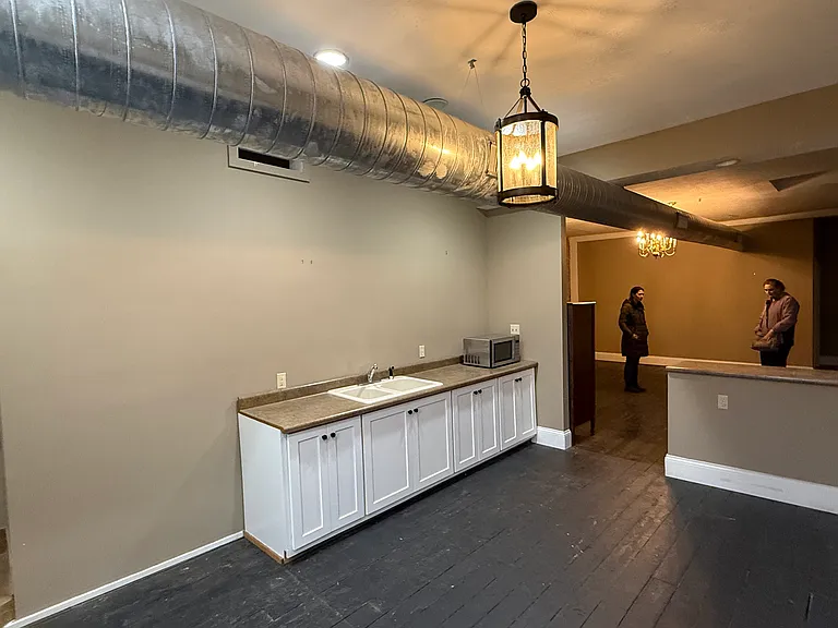187 S Main St — Photo 15