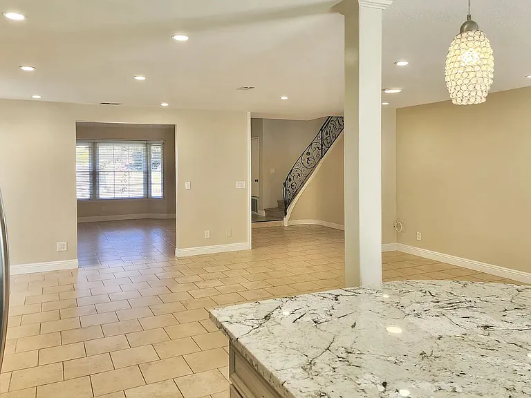 26602 Cortina Dr — Photo 6