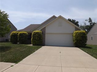 3160 Limber Pine Dr, Whiteland, IN 46184