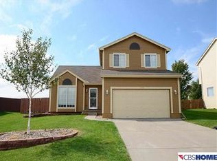1704 Eastview Dr, Papillion, NE 68046
