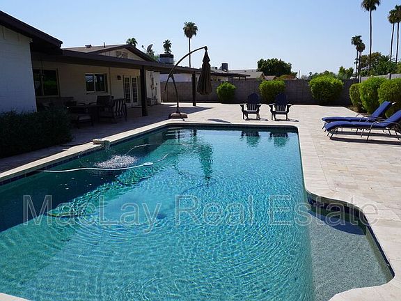 2nd image of 2124 E Fremont Dr