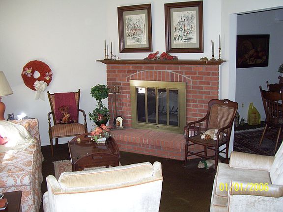 2nd image of 340 Harlan Sq