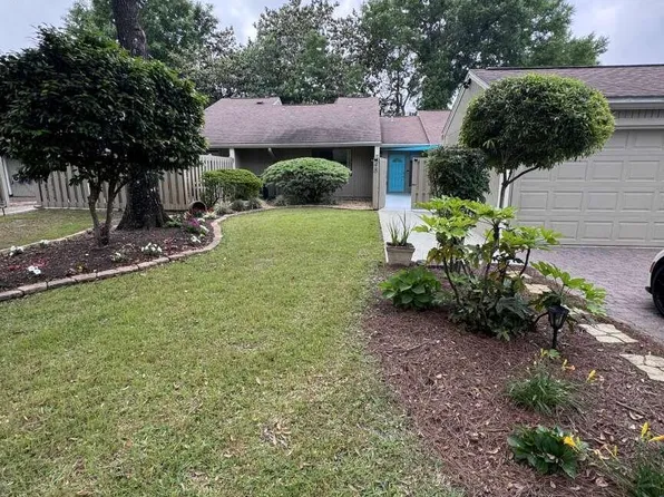 900 Bay Dr APT 48, Niceville, FL 32578