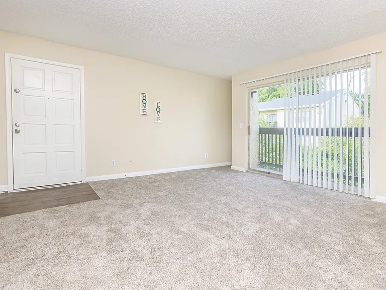 Silversmith Creek Apartments — Photo 30
