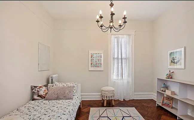 Bedroom, photo 2