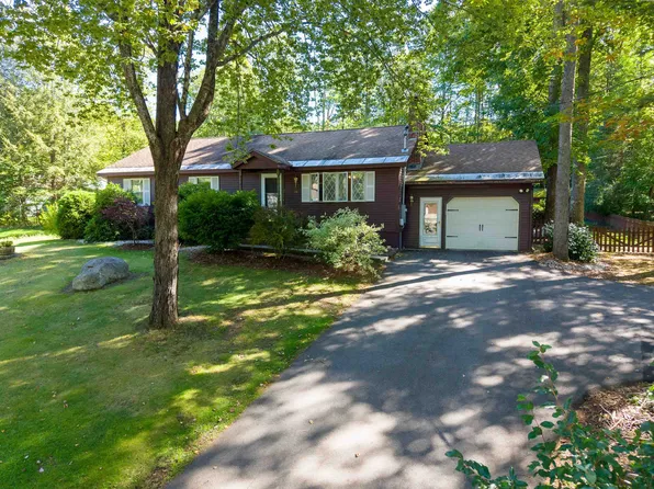 45 Ledgewood Road, Claremont, NH 03743