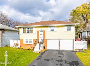 4 Par Dr, Albany, NY 12208