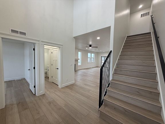 3rd image of 2288 Greenfield Dr