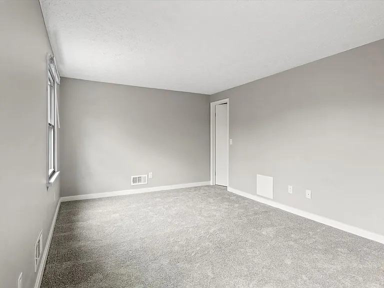 363 Lenora Ln — Photo 8