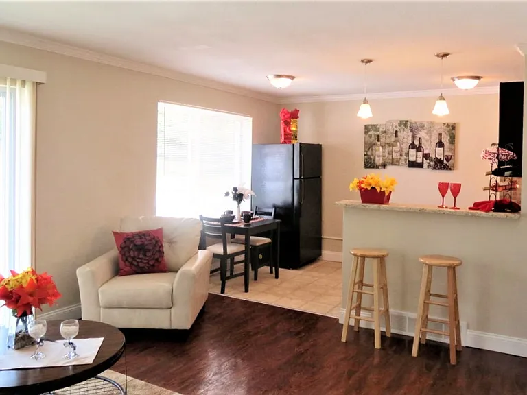 4318 Walker Ln — Photo 10