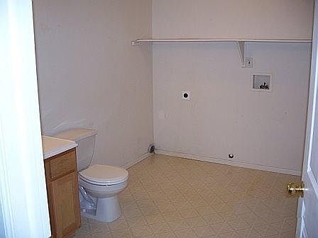 4th image of 432 Smallwood Dr