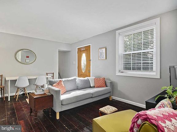 2nd image of 865 N Lawrence St #2
