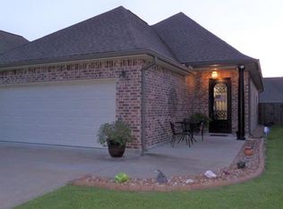 108 Pecan St, Iowa, LA 70647