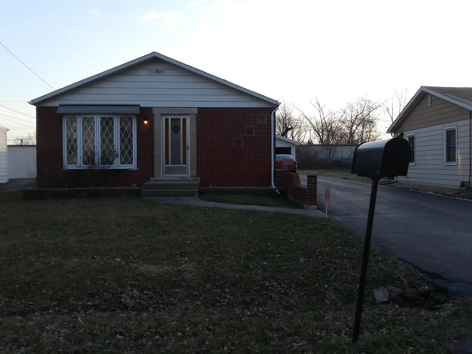 206 Mound St photo 1