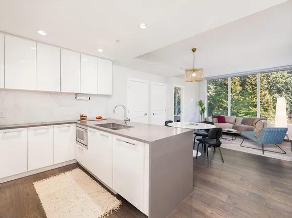 3487 Binning Rd #306, Vancouver, BC V6S 0J1
