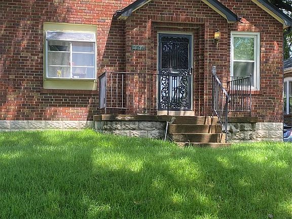 3rd image of 2519 Switzer Ave