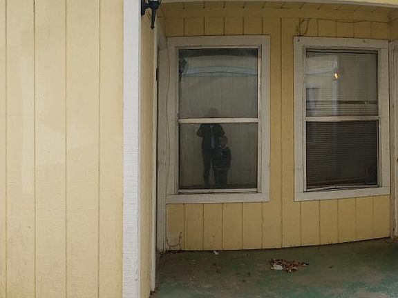 2nd image of 1716 Jefferson St APT D