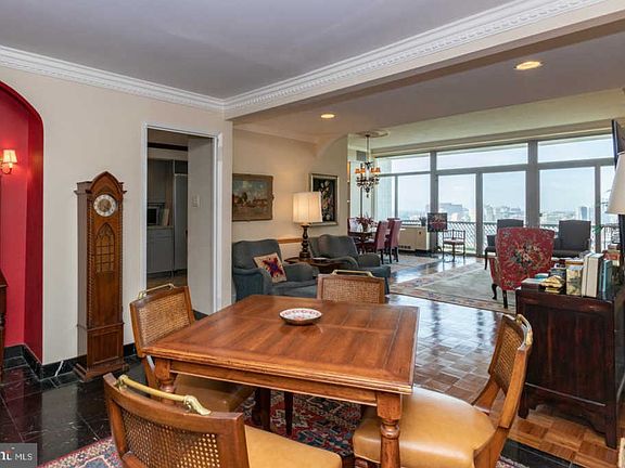 5th image of 2401 Pennsylvania Ave APT 21B32
