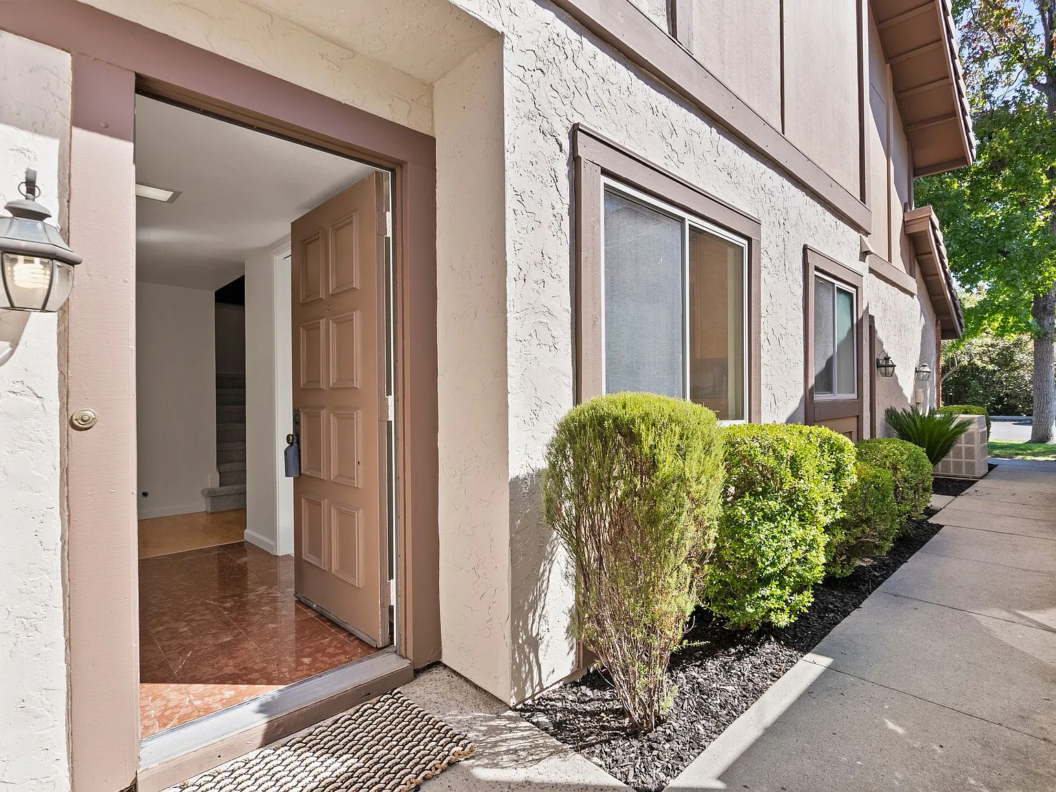 3 bed, 2.5 bath, 1625 sqft, $5,500 — Photo 4