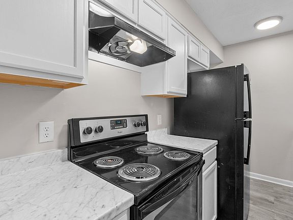 4th image of 2808-2810 W 7th St #E-4