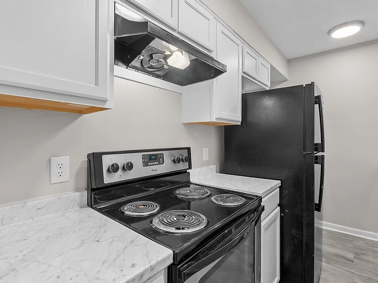 Cedarwood Apartments — Photo 5