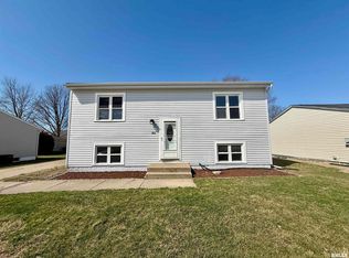 921 Ash Dr, Colona, IL 61241