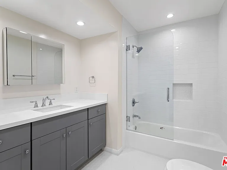 1028 S Bedford St #7 — Photo 25