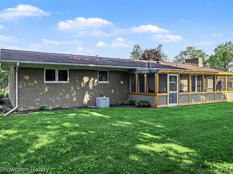 2572 Ridge Rd — Photo 23