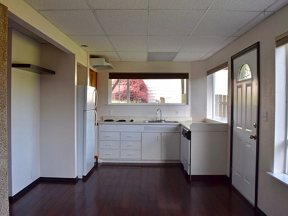 3rd image of 13496 Huntley Pl NW