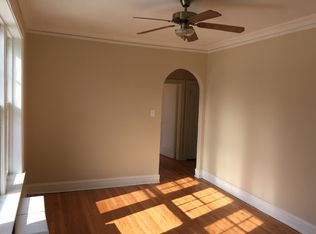 109 Lincoln Ave APT 2B, Riverside, IL 60546