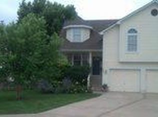 1424 Newberry Dr, Lees Summit, MO 64086