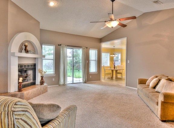 4th image of 6600 Tierra Luna Ct NW