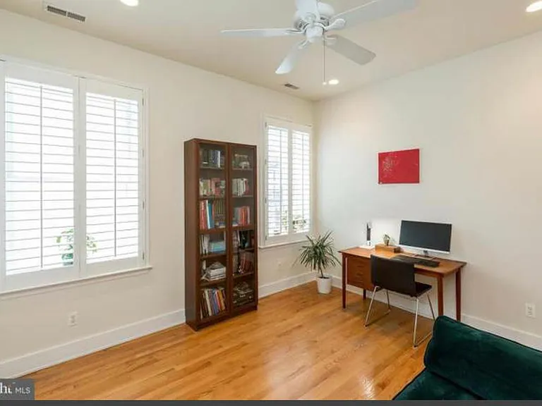 1531 Park Rd NW #5 — Photo 10