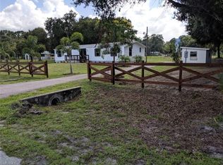 7636 Suncoast Dr, North Fort Myers, FL 33917