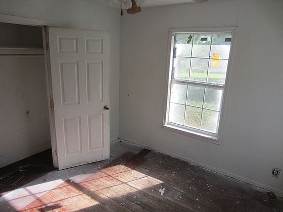 4th image of 214 E Fairview Dr