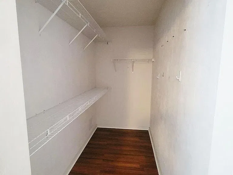 2216 NW 52nd Pl — Photo 11