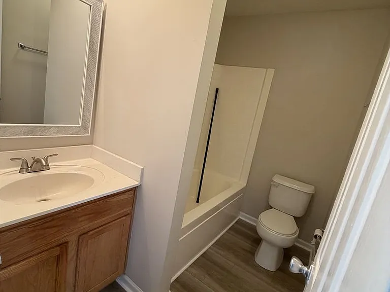 137 Camforth Dr — Photo 7