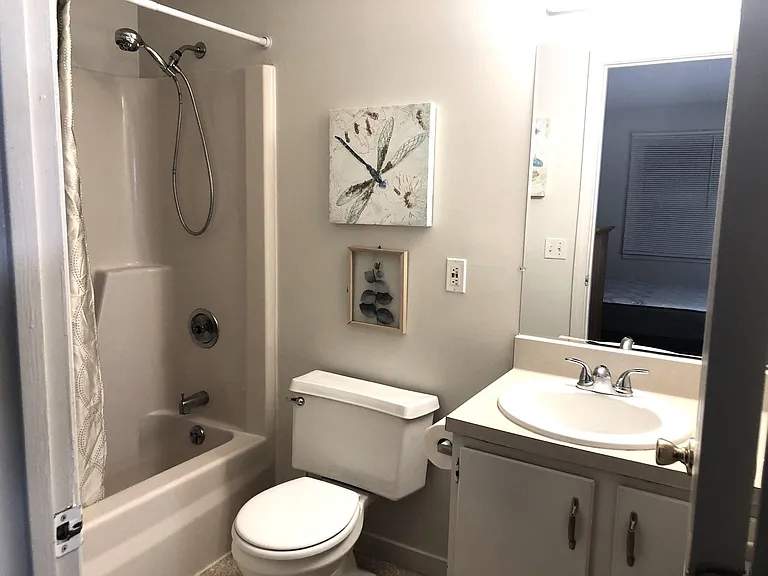 11 Saint James Pl #11 — Photo 8