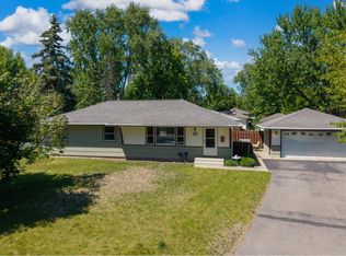 3110 W 82nd St, Bloomington, MN 55431